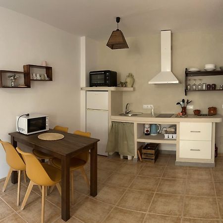 Tiyoweh Apartment Nerja Luaran gambar