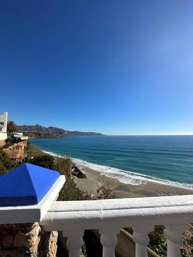 Tiyoweh Apartment Nerja Luaran gambar