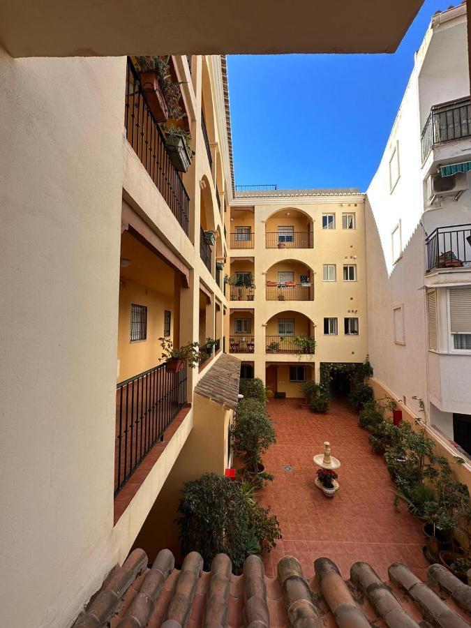 Tiyoweh Apartment Nerja Luaran gambar