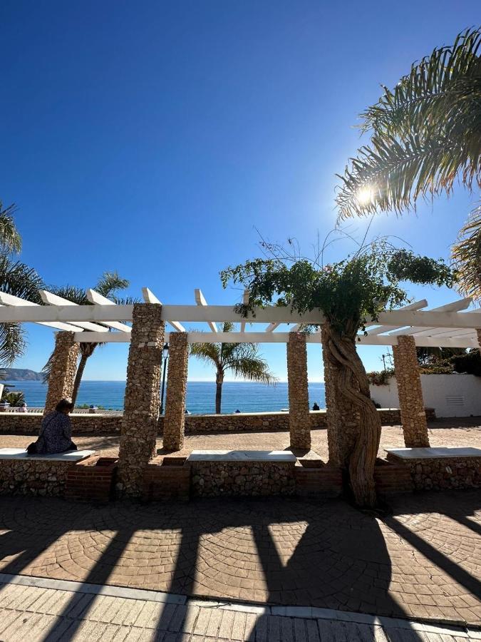 Tiyoweh Apartment Nerja Luaran gambar