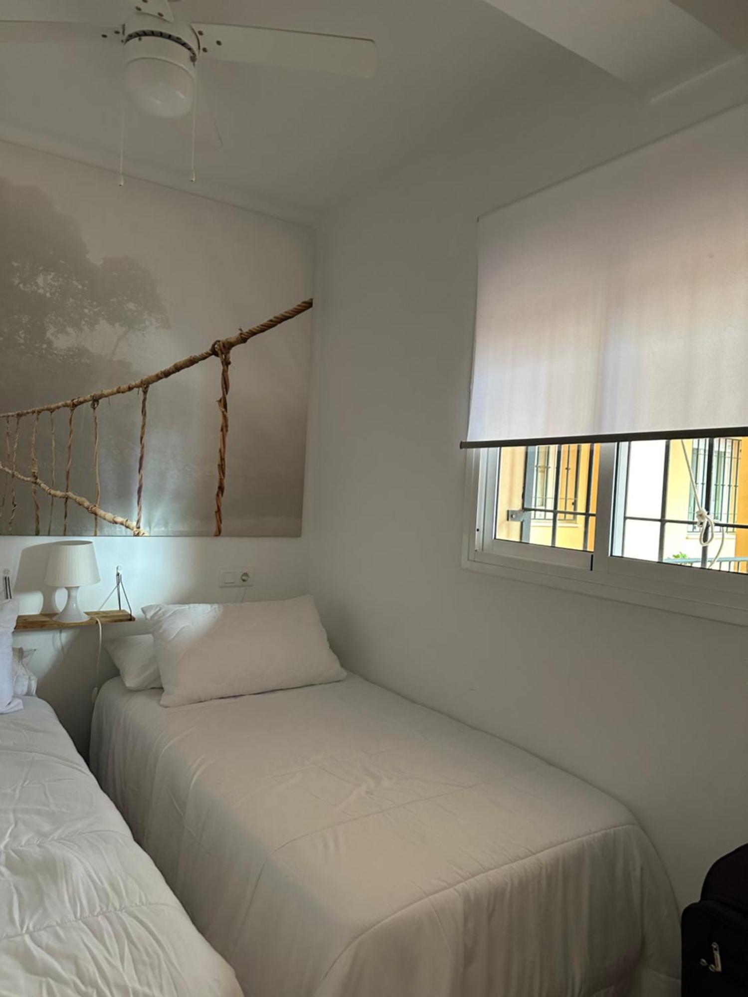 Tiyoweh Apartment Nerja Luaran gambar
