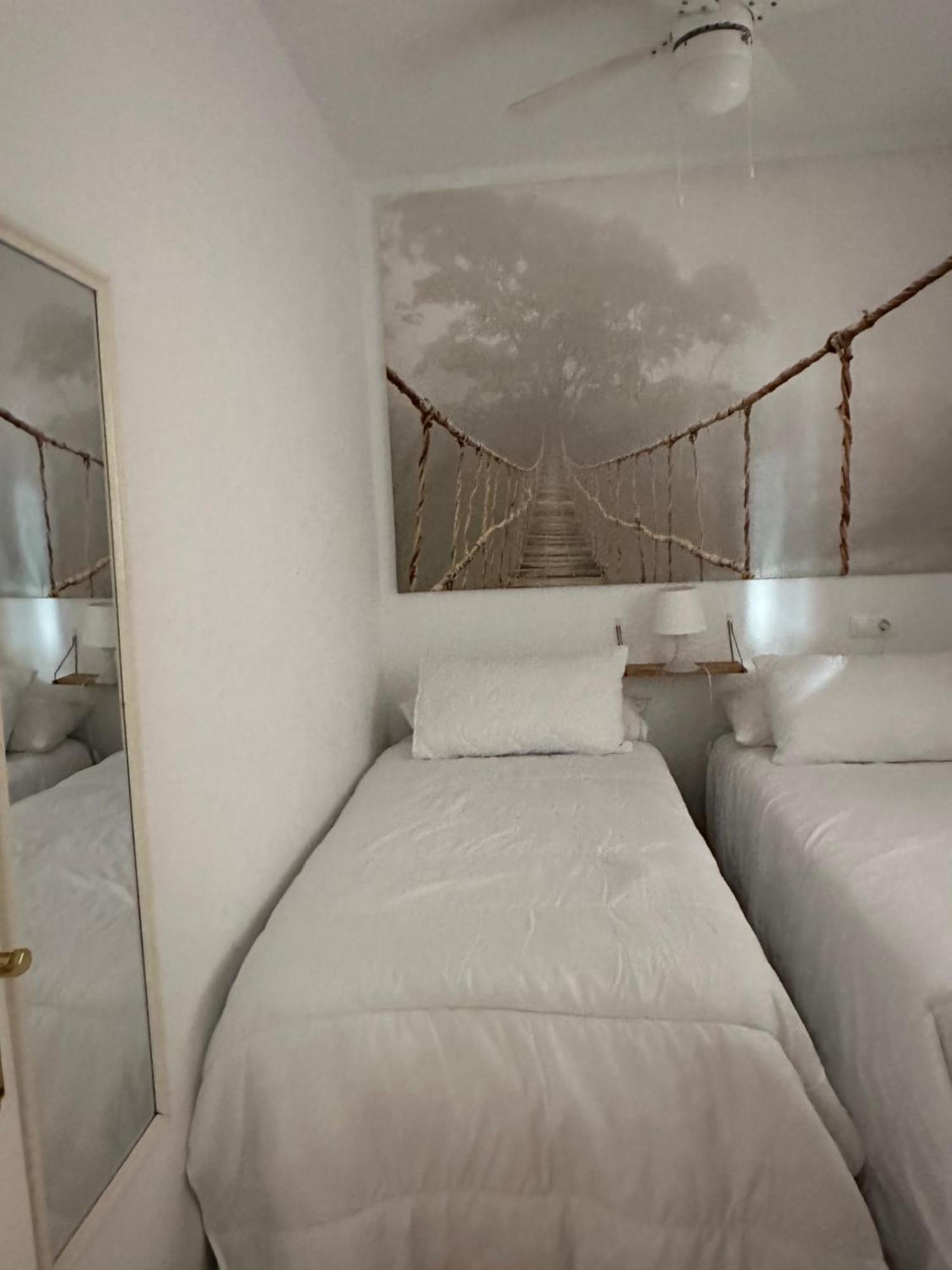 Tiyoweh Apartment Nerja Luaran gambar