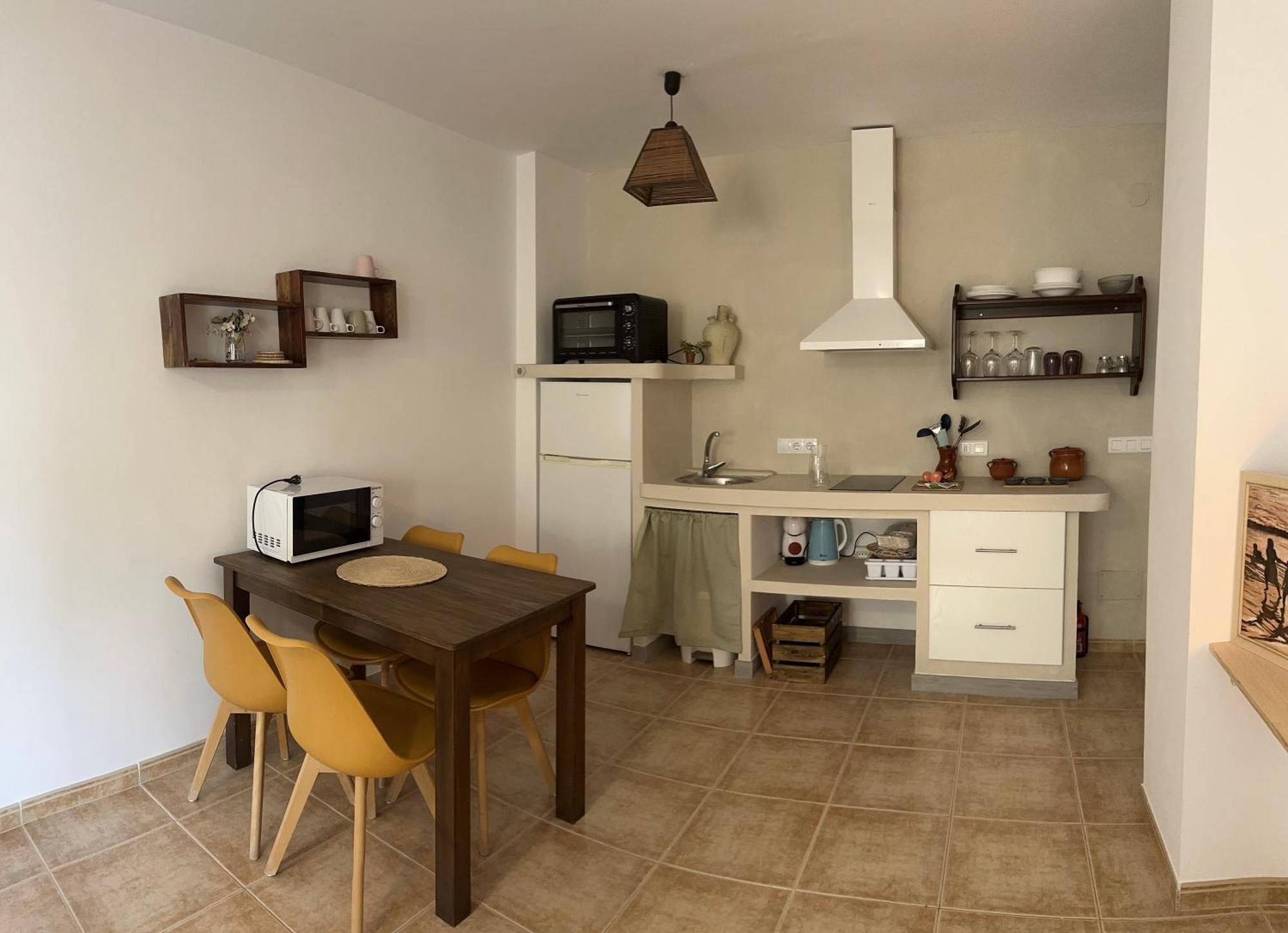 Tiyoweh Apartment Nerja Luaran gambar